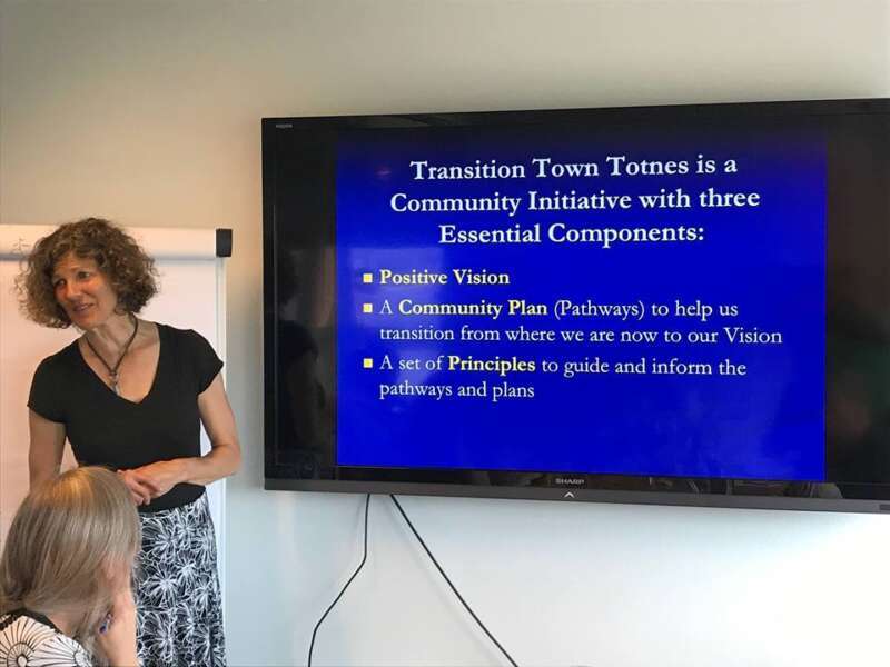 Tina Clarke fortæller om bæredygtige lokalsamfund